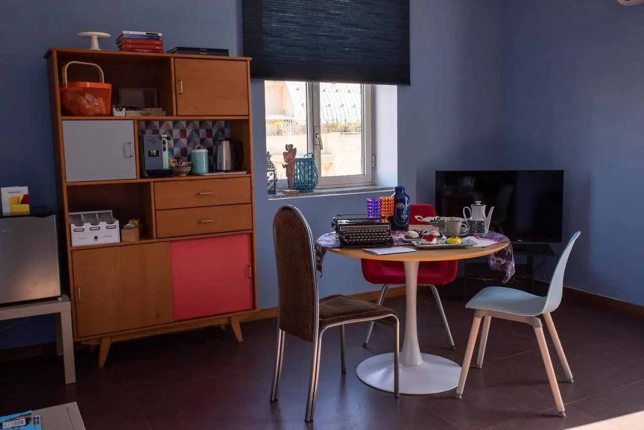 נאפולי Home&More B&B לינה וארוחת בוקר